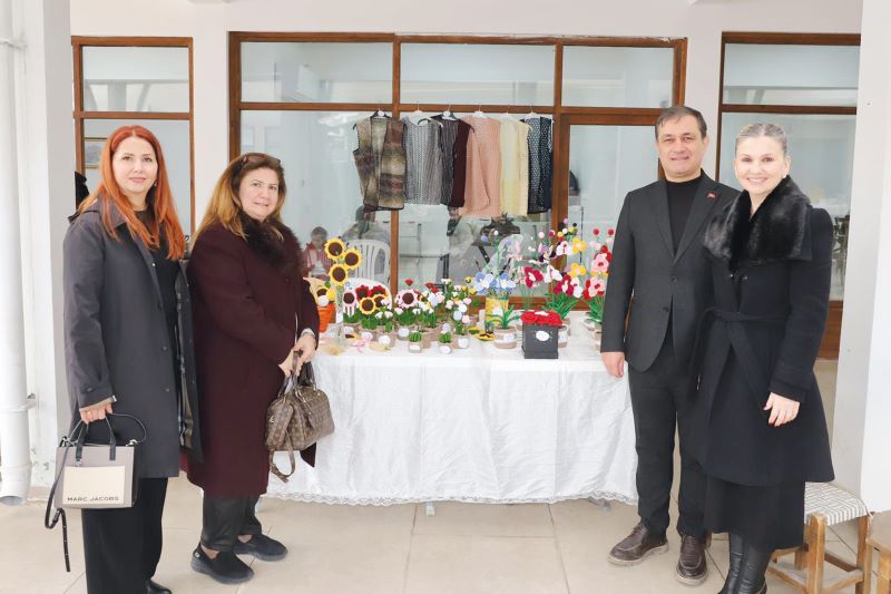 Güreş Ağası Hakan Çetin’in eşinden Elmalı’da ziyaretler - Toros Gazetesi