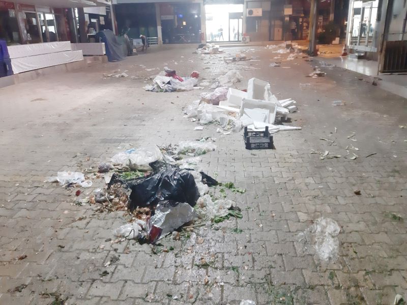 Pazarcının geride  bıraktığı pislik ! - Toros Gazetesi