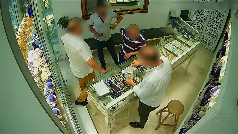 Antalya polisi 79 adet sahte altın diş ele geçirdi - Toros Gazetesi