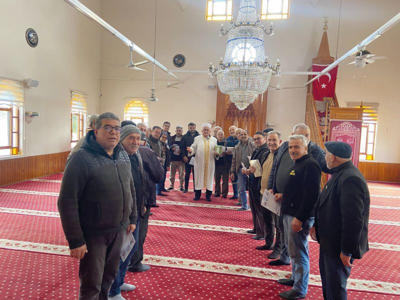 Sanayi Abdullah Ay Camii’nde  cemaate ramazan hediyeleri - Toros Gazetesi