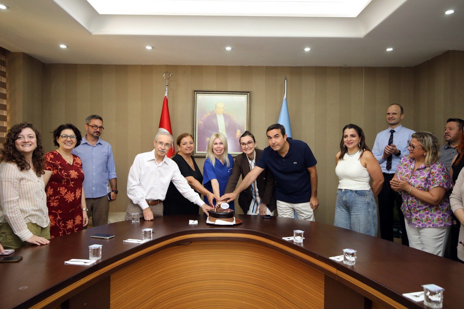 Akdeniz Üniversitesi Rektörü Prof. Dr. Özlenen Özkan ve ekibi ilçelerdeki öğrencilerinin Barınma sorununa yeterli ilgi ve alakayı gösteriyor mu ? - Toros Gazetesi