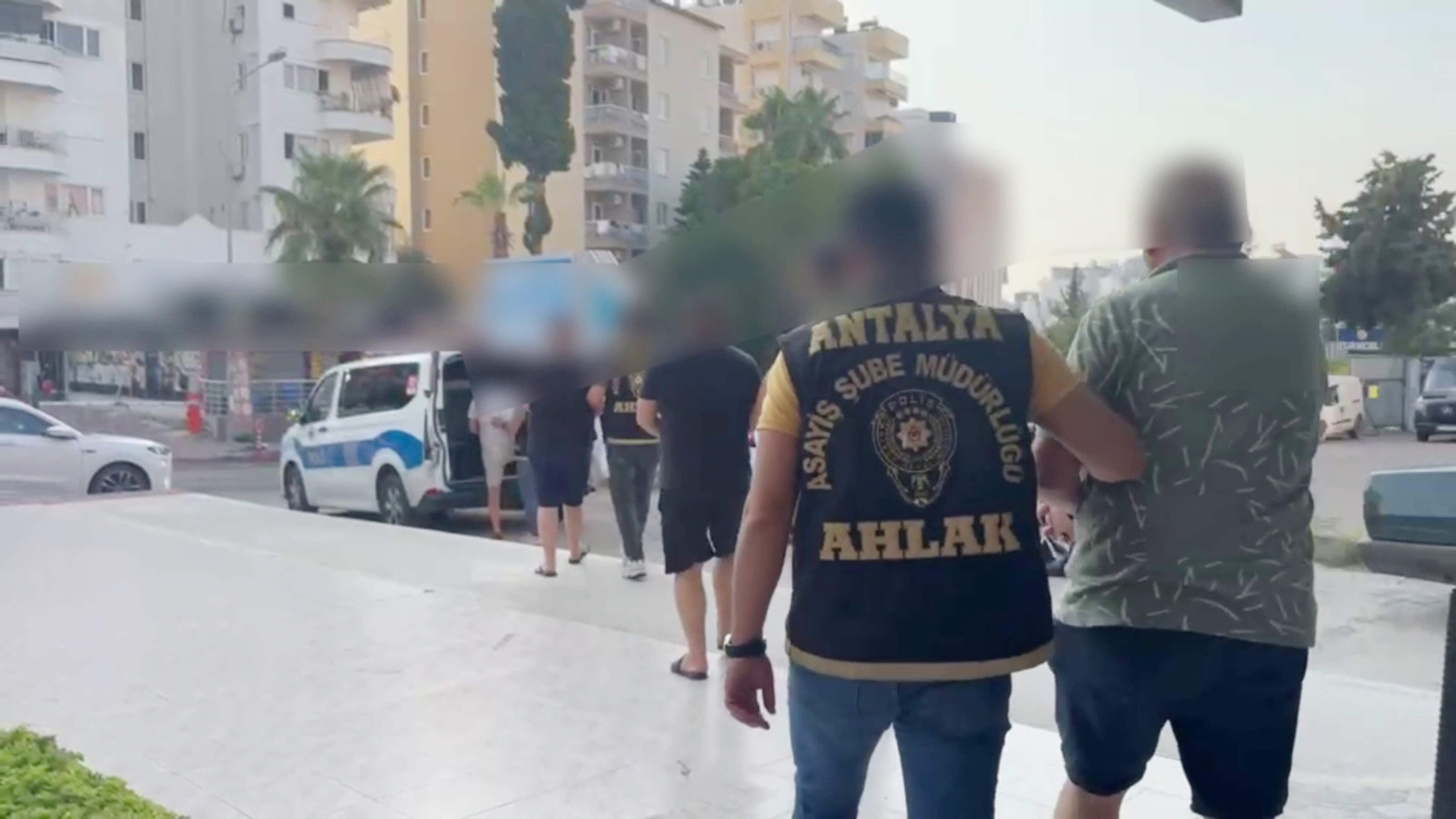 Fuhuş Operasyonunda 5 Şüpheli Şahıs yakalandı, 14 kadın kurtarıldı - Toros Gazetesi
