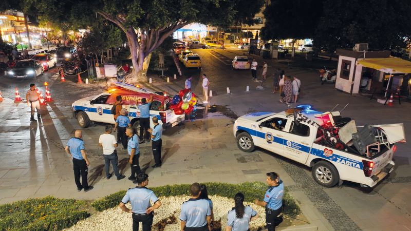 Büyükşehir zabıtasından kaldırım işgallerine sıkı denetim  - Toros Gazetesi
