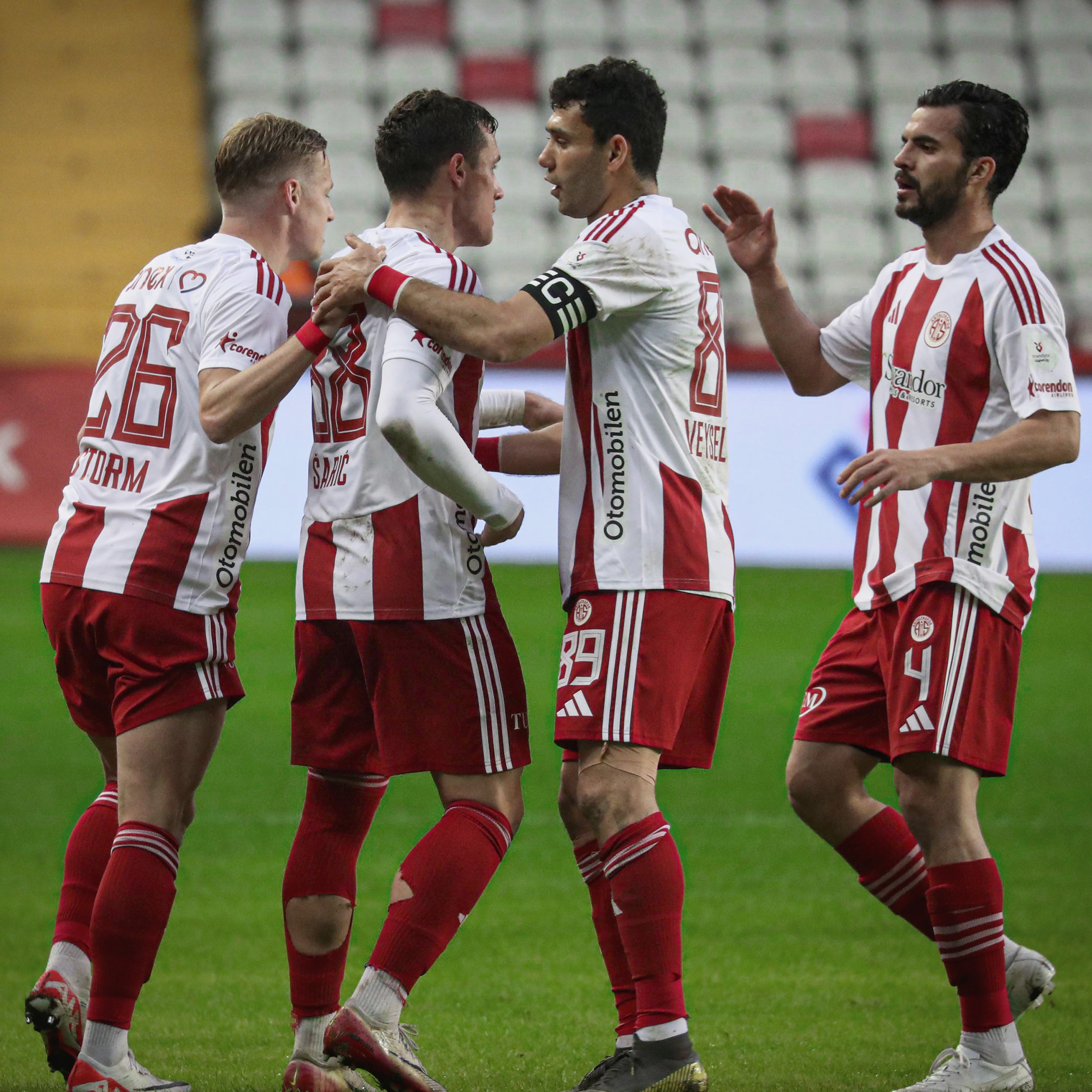 Antalyaspor’dan 7 haftalık hasrete son: Gençlerbirliği’ne geri dönüşle 2-1 - Toros Gazetesi