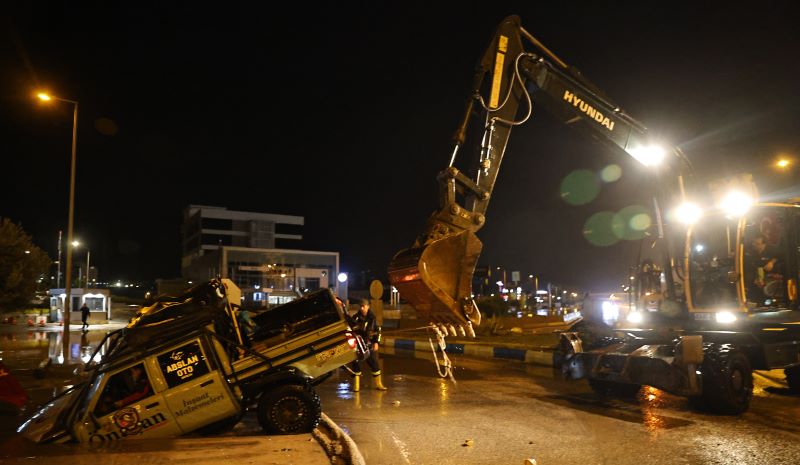 Büyükşehir  714 personel, 314 araç ile sahadaydı - Toros Gazetesi