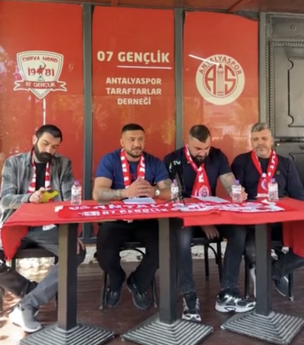 Tribünden sahaya ÜLTİMATOM! - Toros Gazetesi