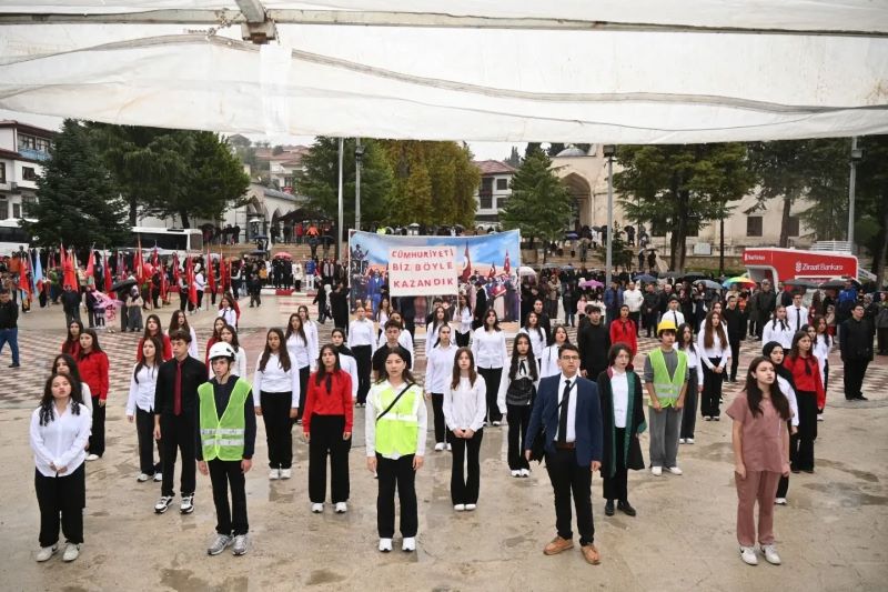 Yağmur Engel Olamadı: Elmalı’da 29 Ekim Coşkusu ! - Toros Gazetesi