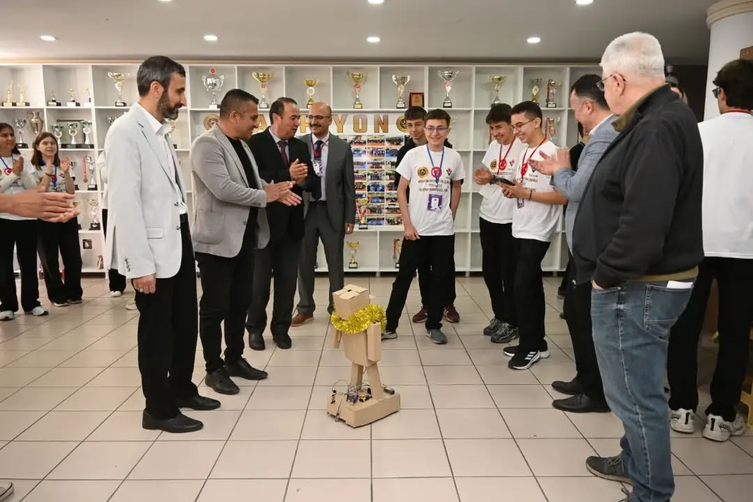 Elmalı'nın mucitleri - Toros Gazetesi