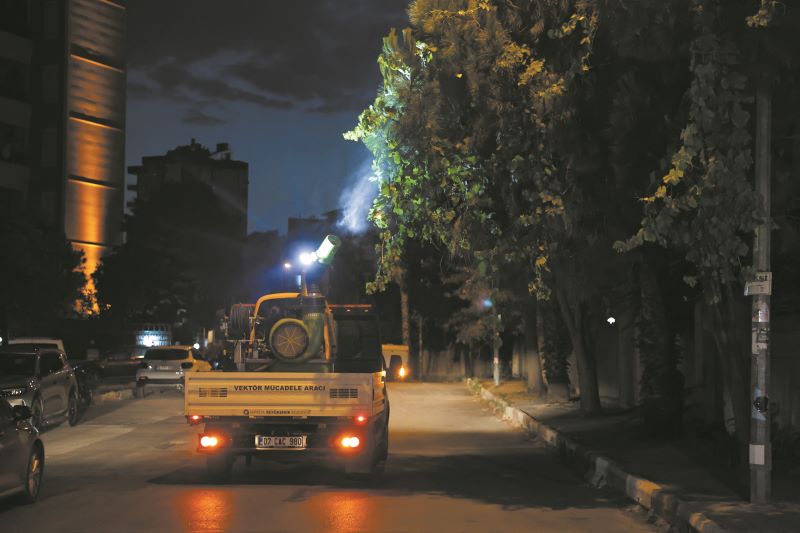 Büyükşehir’den gece vektör mesaisi - Toros Gazetesi