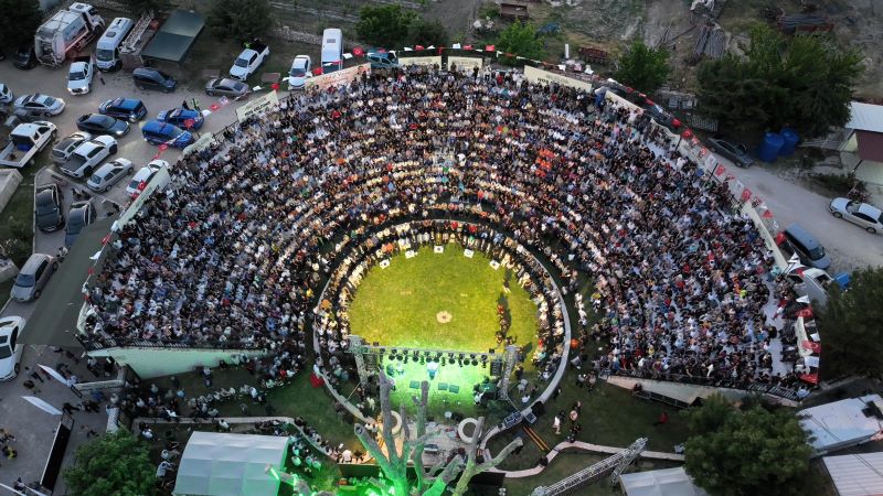 Abdal Musa Sultan’ı Anma Etkinlikleri,  Elmalı çarşılarını canlandırdı - Toros Gazetesi