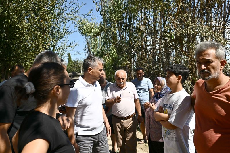 Başkan Uysal, Doğuyaka’daki yangın bölgesini inceledi - Toros Gazetesi