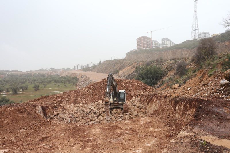 Yavuz Selim Mahallesi’nde hummalı yol çalışması - Toros Gazetesi