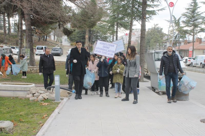 Kaymakam Erdem, ‘Elmalı’da Temiz Okul, Temiz Elmalı’ projesi çıkış hikayesini anlattı - Toros Gazetesi