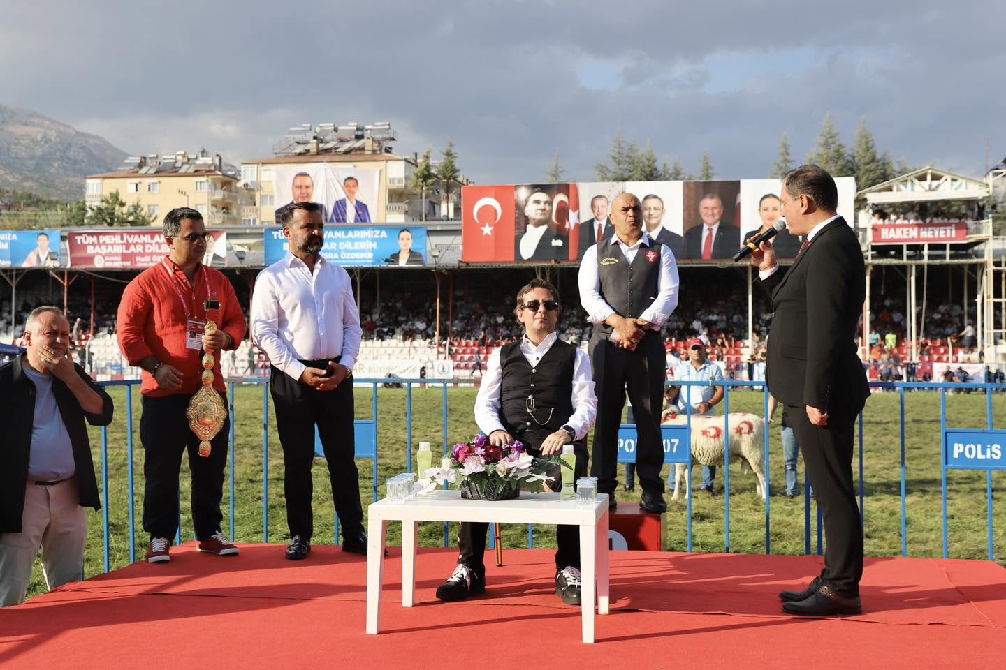 Hakan Çetin'den, Elmalı Güreşlerine TARİHİ destek ! - Toros Gazetesi