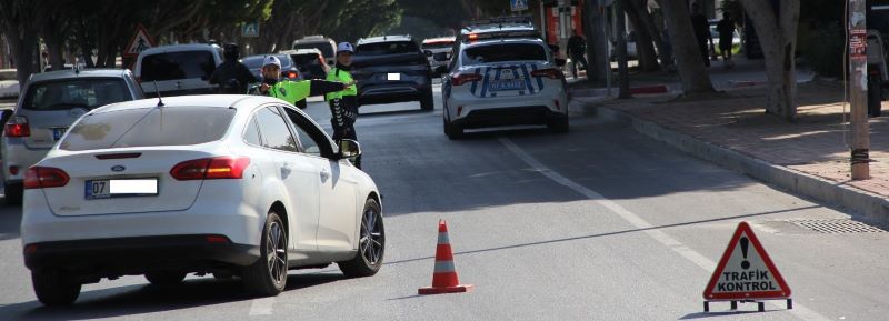 Türkiye'de 288 bin 321 adet ölümlü yaralanmalı trafik kazası meydana geldi - Toros Gazetesi