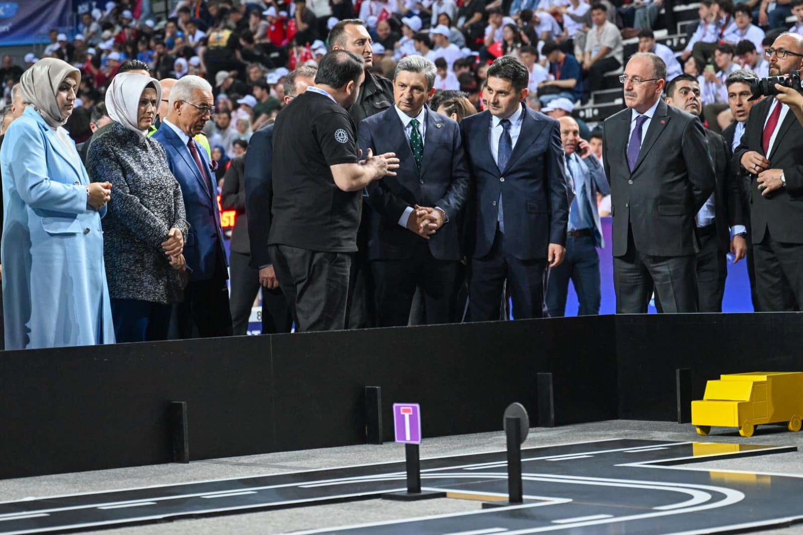 3 bin 600 robot Antalya’da yarıştı - Toros Gazetesi