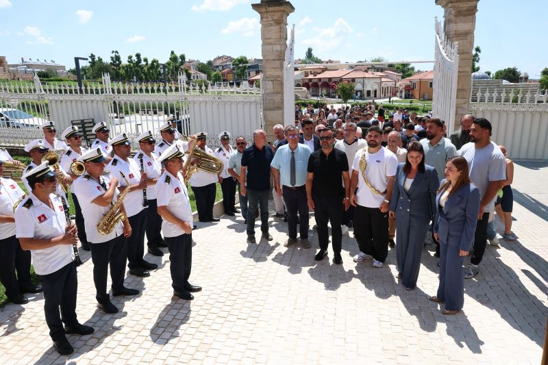 Başkan Vekili Özdemir: Seneye yeniden almaya geleceğiz - Toros Gazetesi